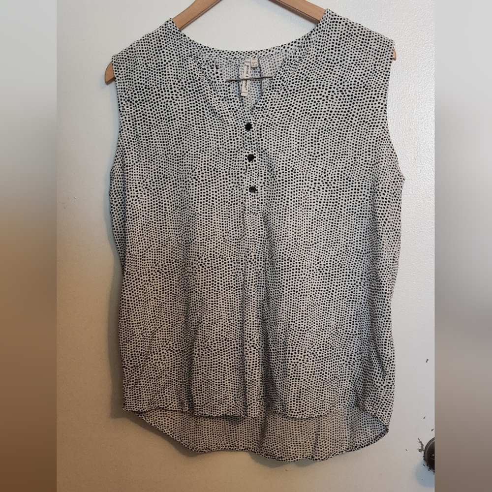 Women's Black and White Polka Dot Top